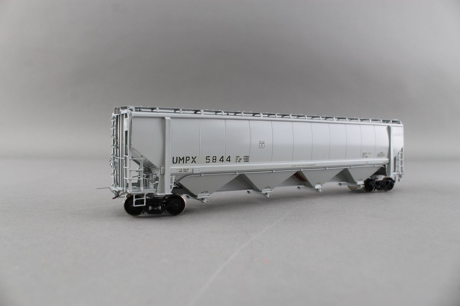 HO Brass Model - OMI 3179.5 UMPX Richmond Covered Hopper 5800 Cubic ...