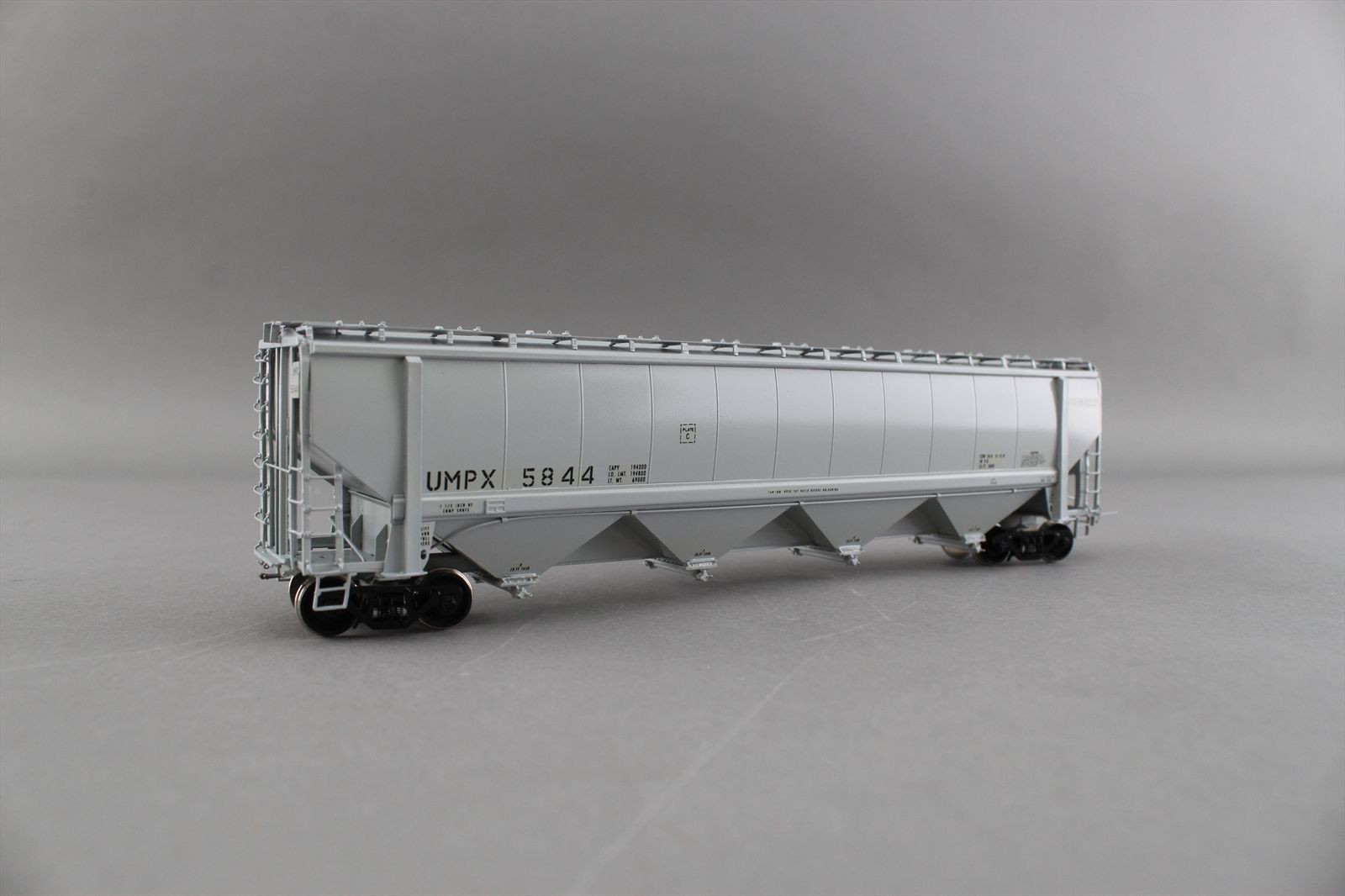 HO Brass Model - OMI 3179.5 UMPX Richmond Covered Hopper 5800 Cubic ...