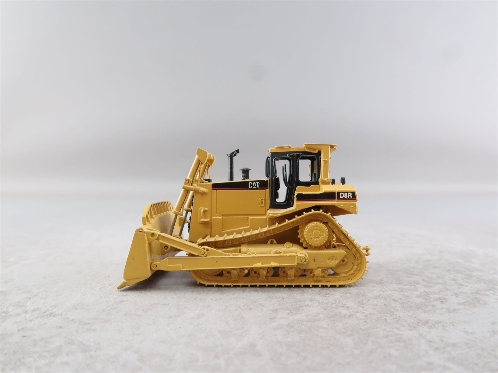 HO Brass Model - CCM Classic Construction Models CAT D8R Track-Type ...