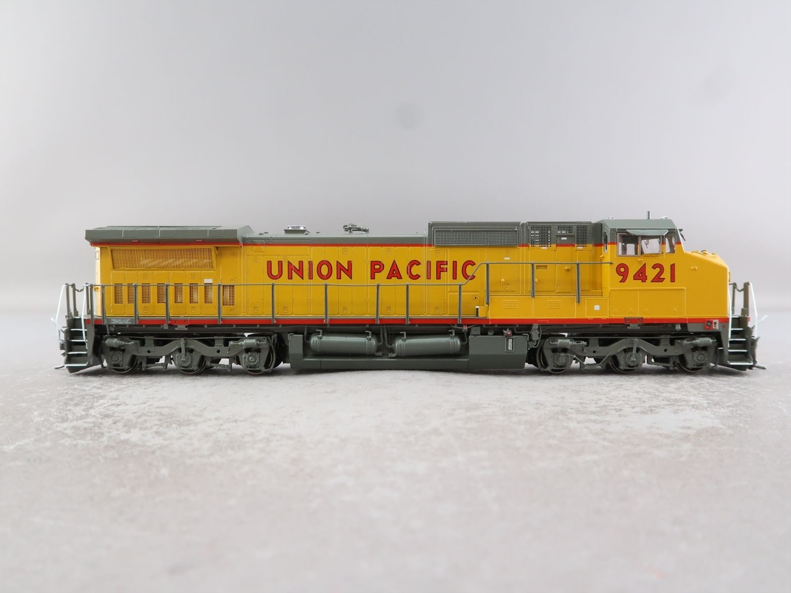 HO Brass Model - OMI 5835.1 UP Union Pacific Dash 8-40CW #9421 - F/P ...