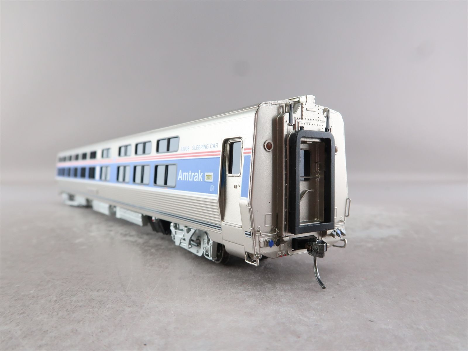 HO Brass Model - OMI 3345.1 Amtrak Viewliner Sleeper #62038 SPRING VIEW ...