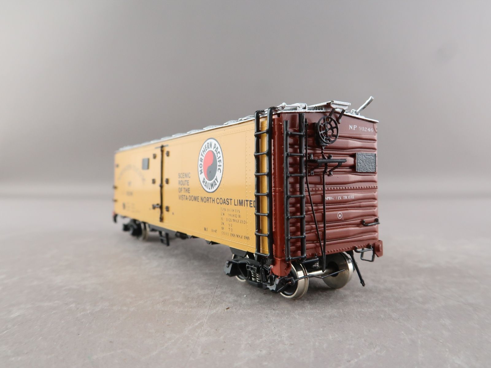 HO Brass Model - CIL 2139.2 NP Northern Pacific Reefer 'Scenic Route ...