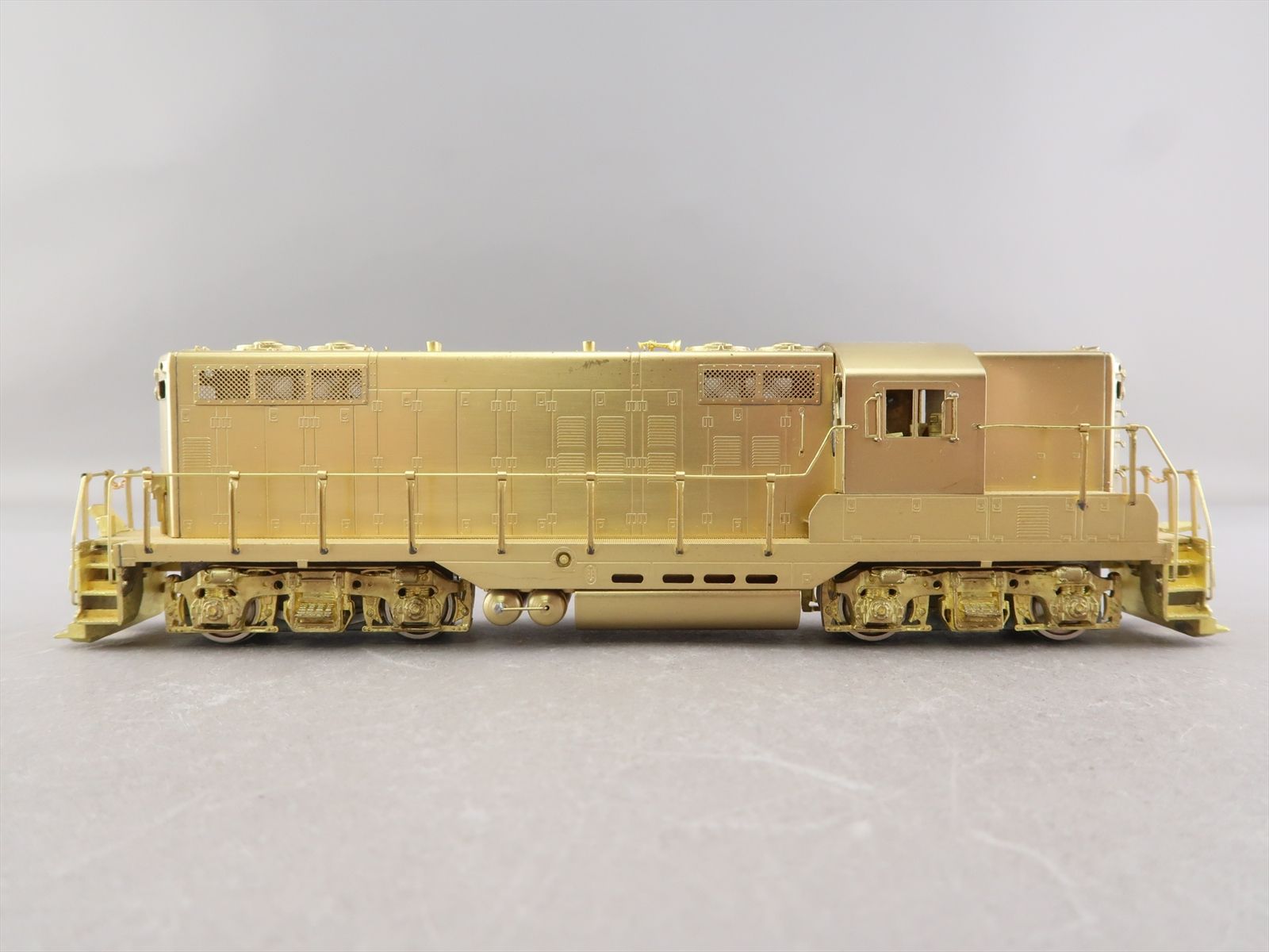 HO Brass Model - Oriental GP9 1750HP Early Version w/ Dynamic Brake ...