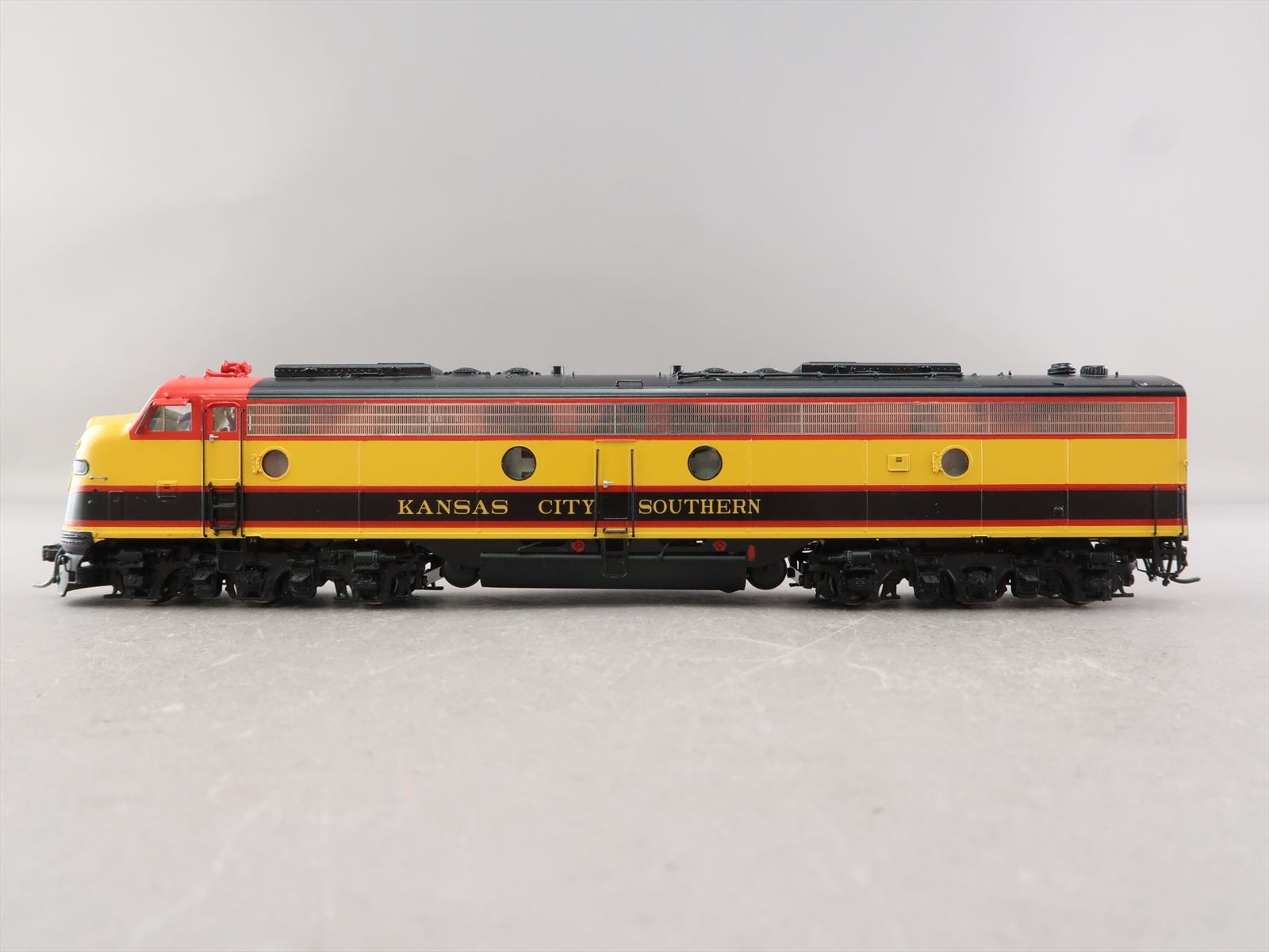 HO Brass Model - OMI AA-1250-1 KCS Kansas City Southern E8 E8m A #25 ...