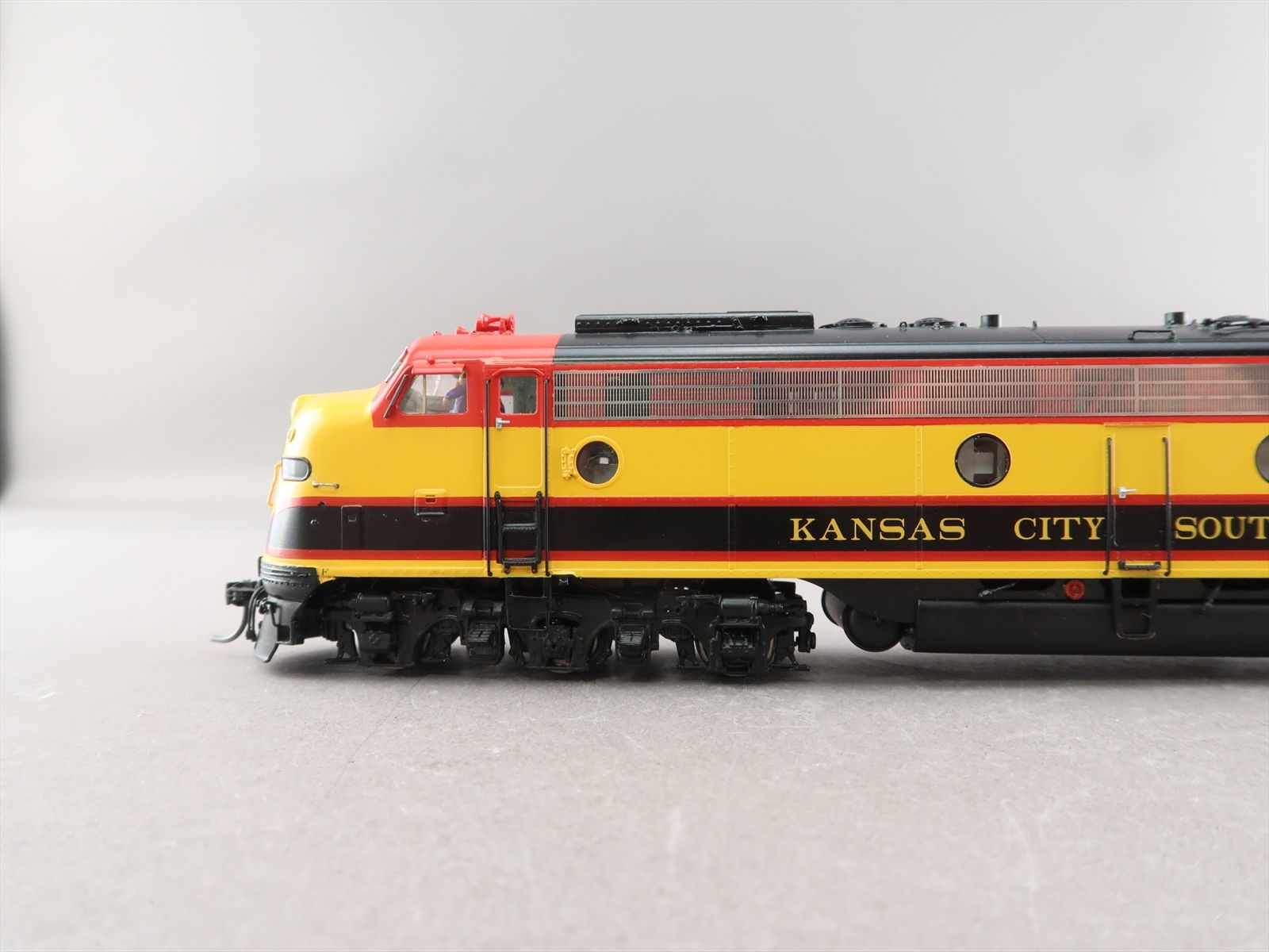 HO Brass Model - OMI AA-1250-1 KCS Kansas City Southern E8 E8m A #25 ...