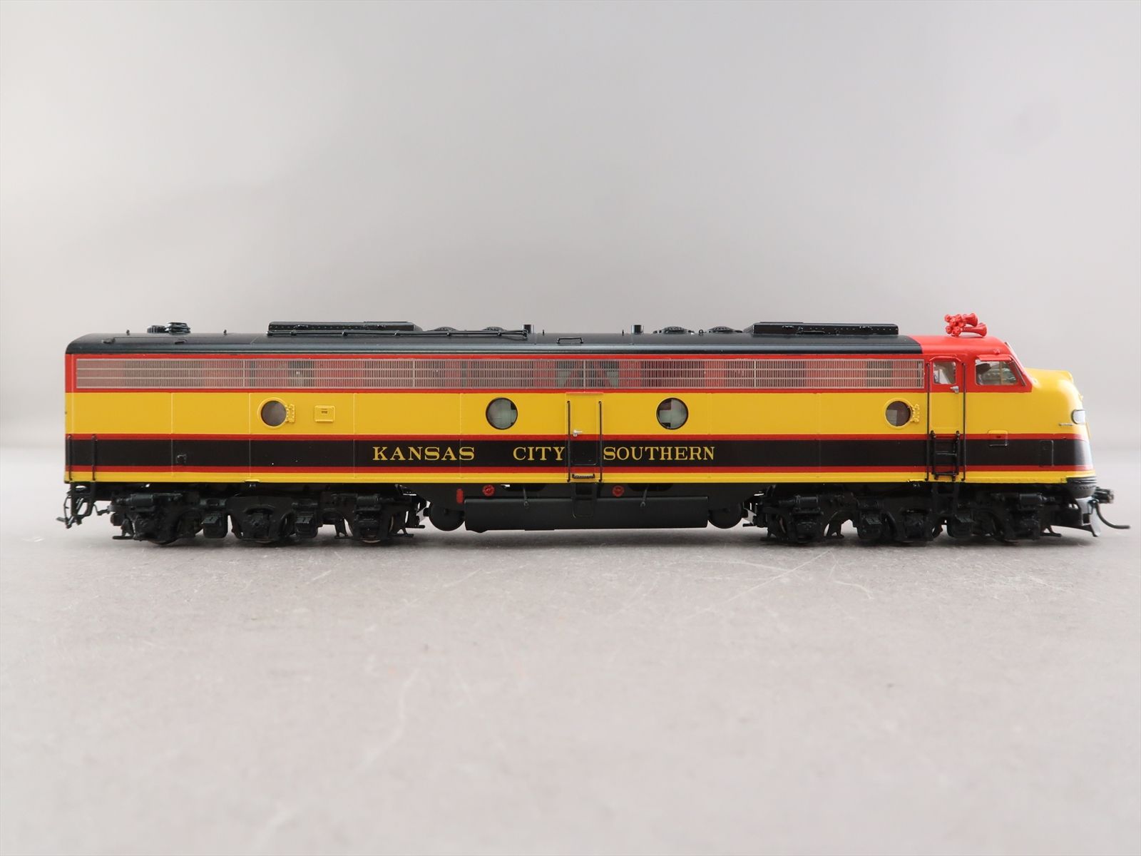 HO Brass Model - OMI AA-1250-1 KCS Kansas City Southern E8 E8m A #25 ...
