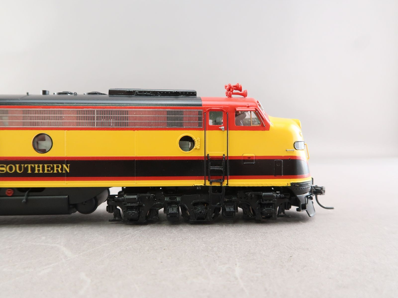HO Brass Model - OMI AA-1250-1 KCS Kansas City Southern E8 E8m A #25 ...