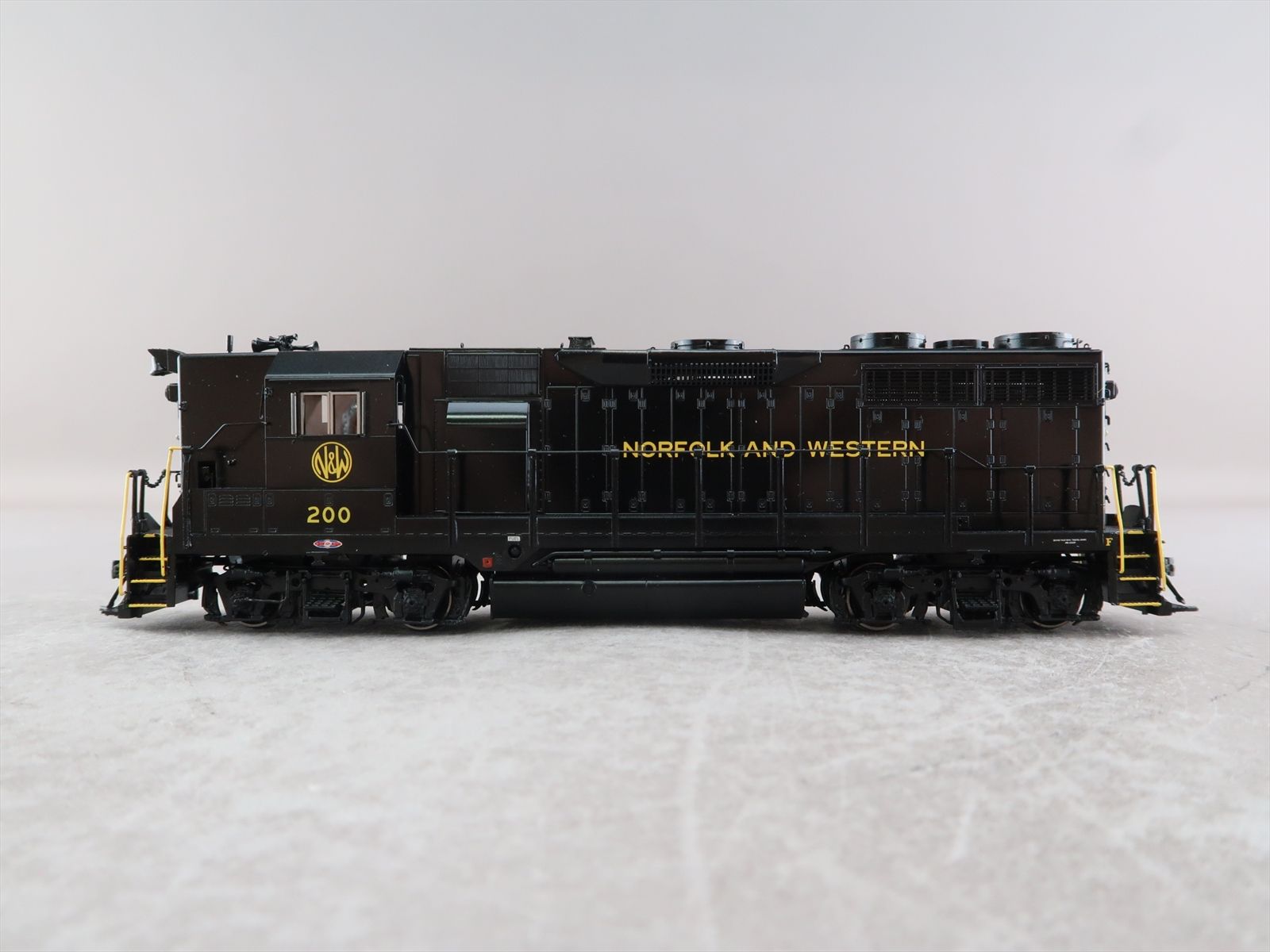 HO Brass Model - OMI 7049.1 N&W Norfolk & Western GP-35 High Hood #200 ...