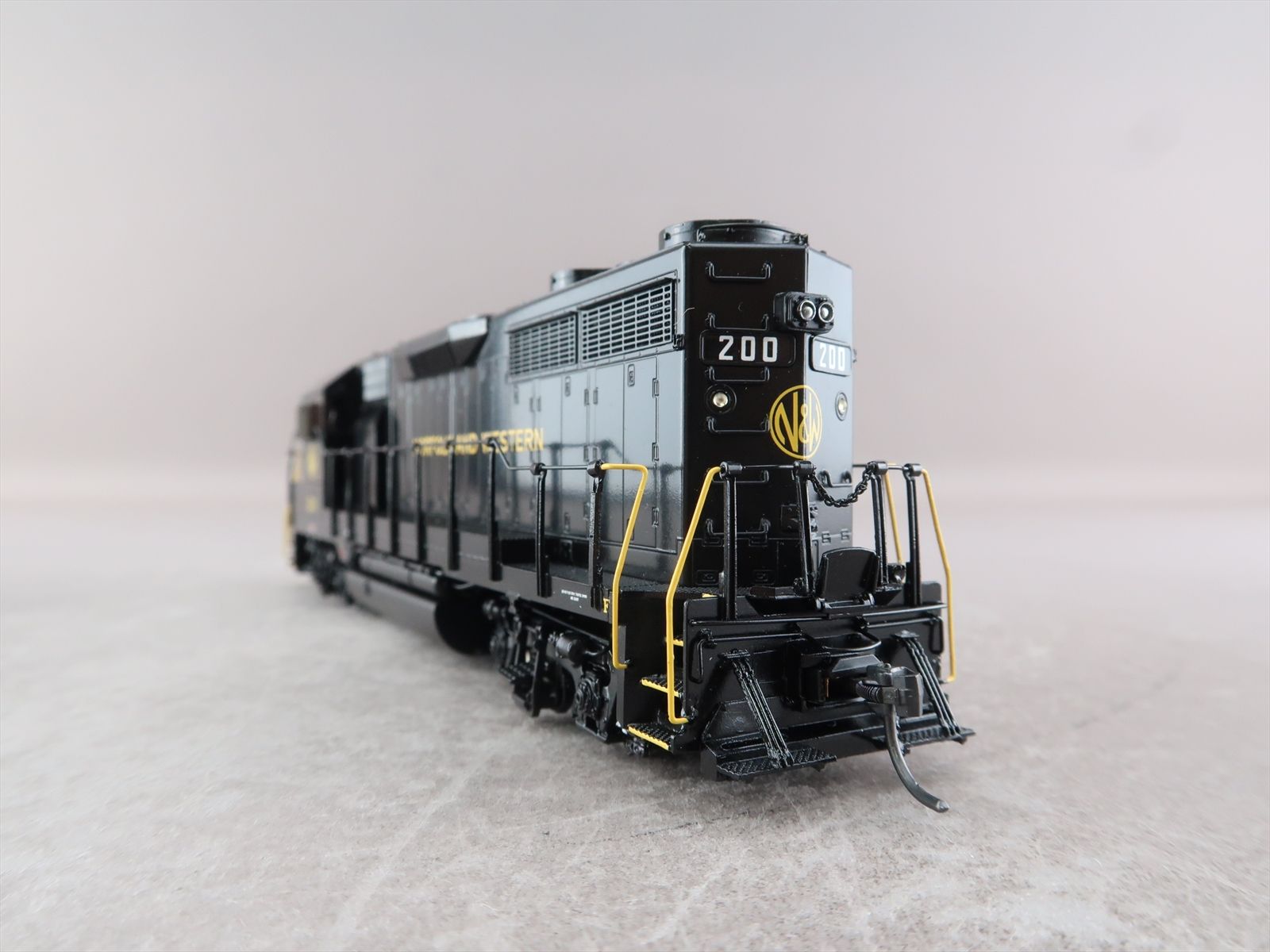 HO Brass Model - OMI 7049.1 N&W Norfolk & Western GP-35 High Hood #200 ...