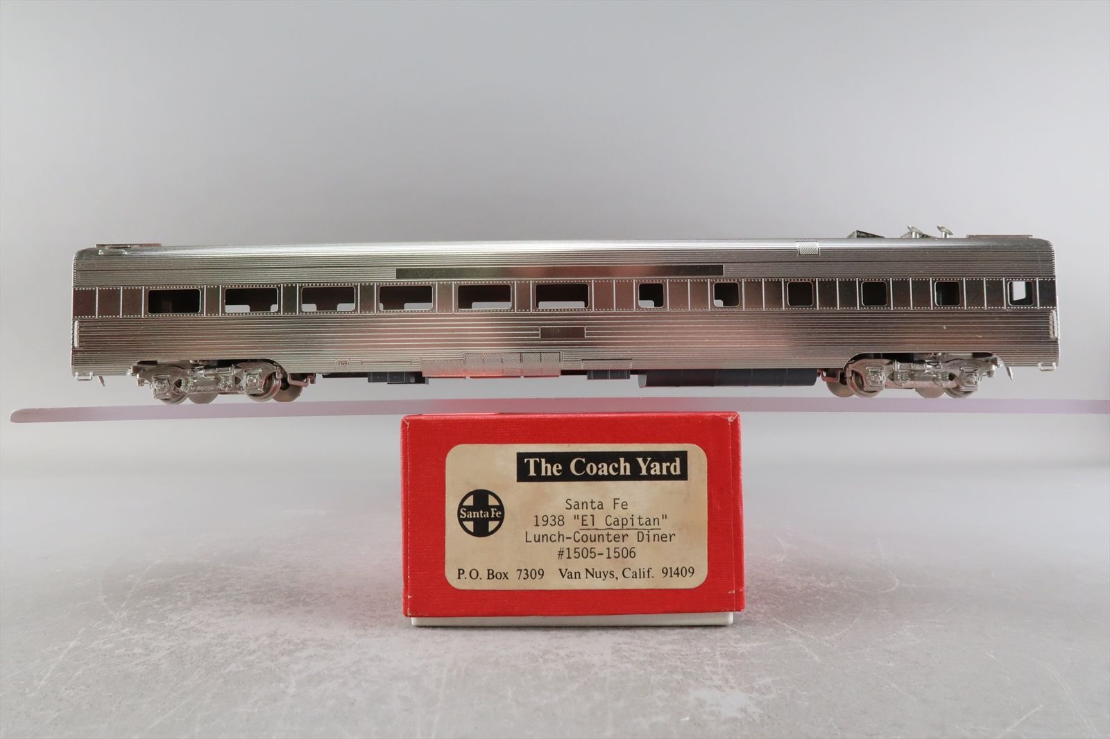 国鉄 Oha61 エコノミークラス客車 ブラウン