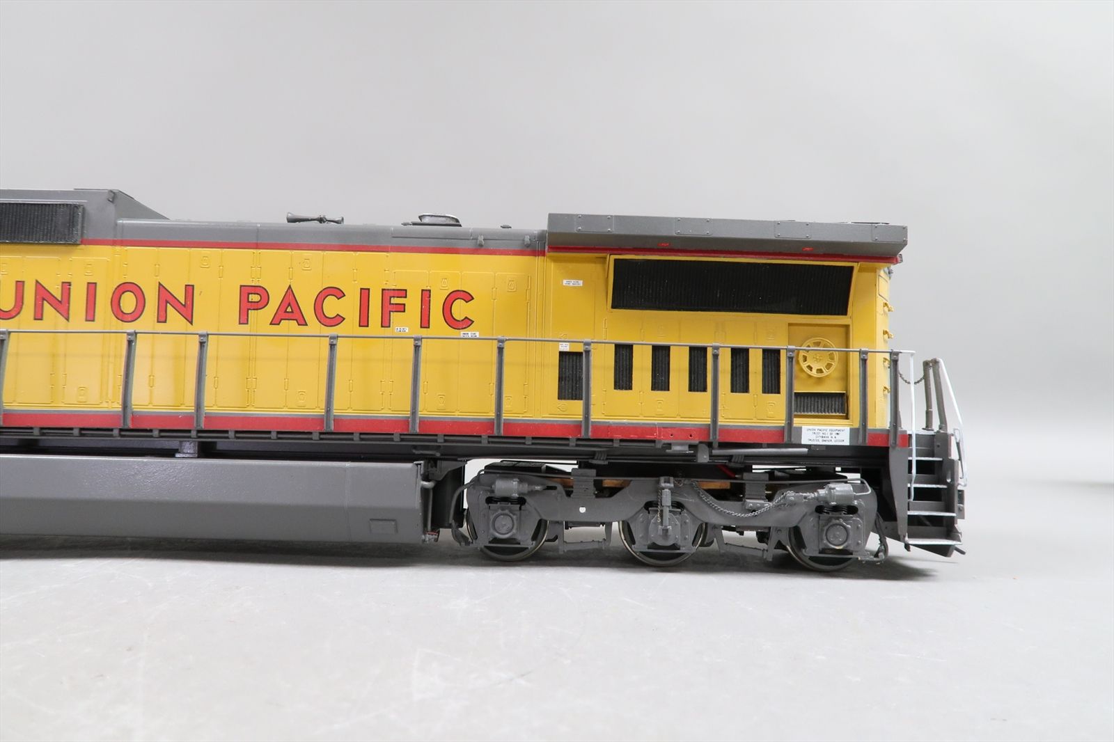 O Brass Model - OMI 0555 UP Union Pacific GE C30-7 w/4 Winodw Cab #9405 ...