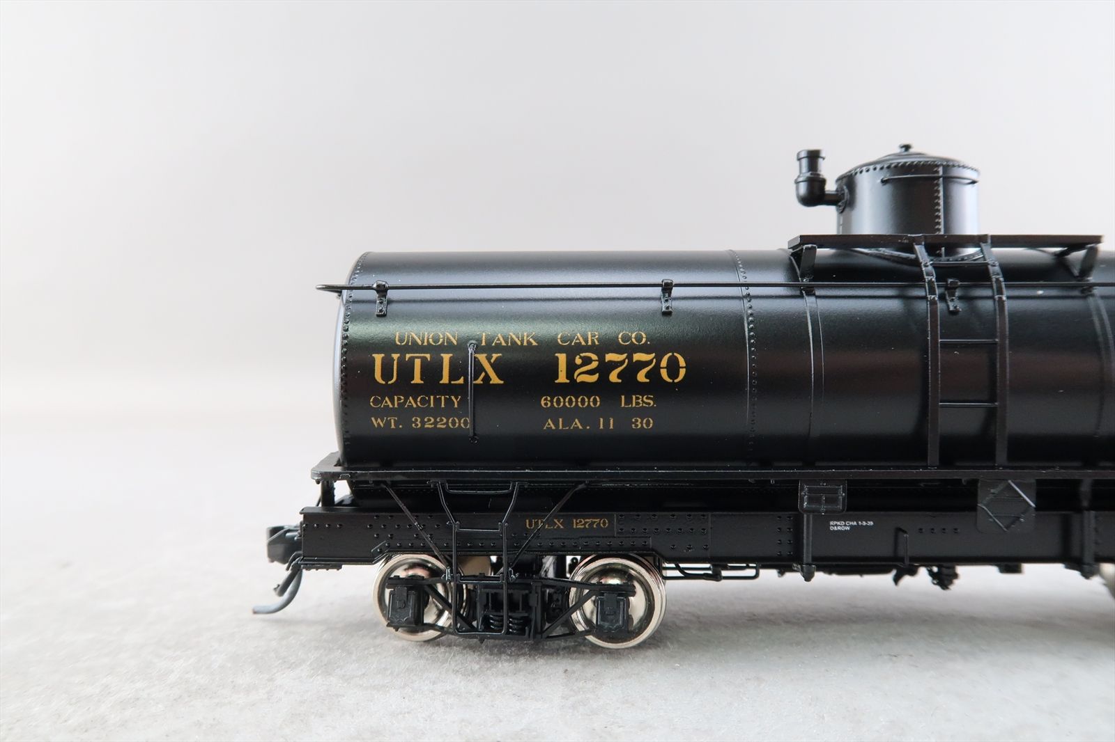 Sn3 Brass Model - P-B-L UTLX Single Dome Tank Car Narrow Frame #12770 ...