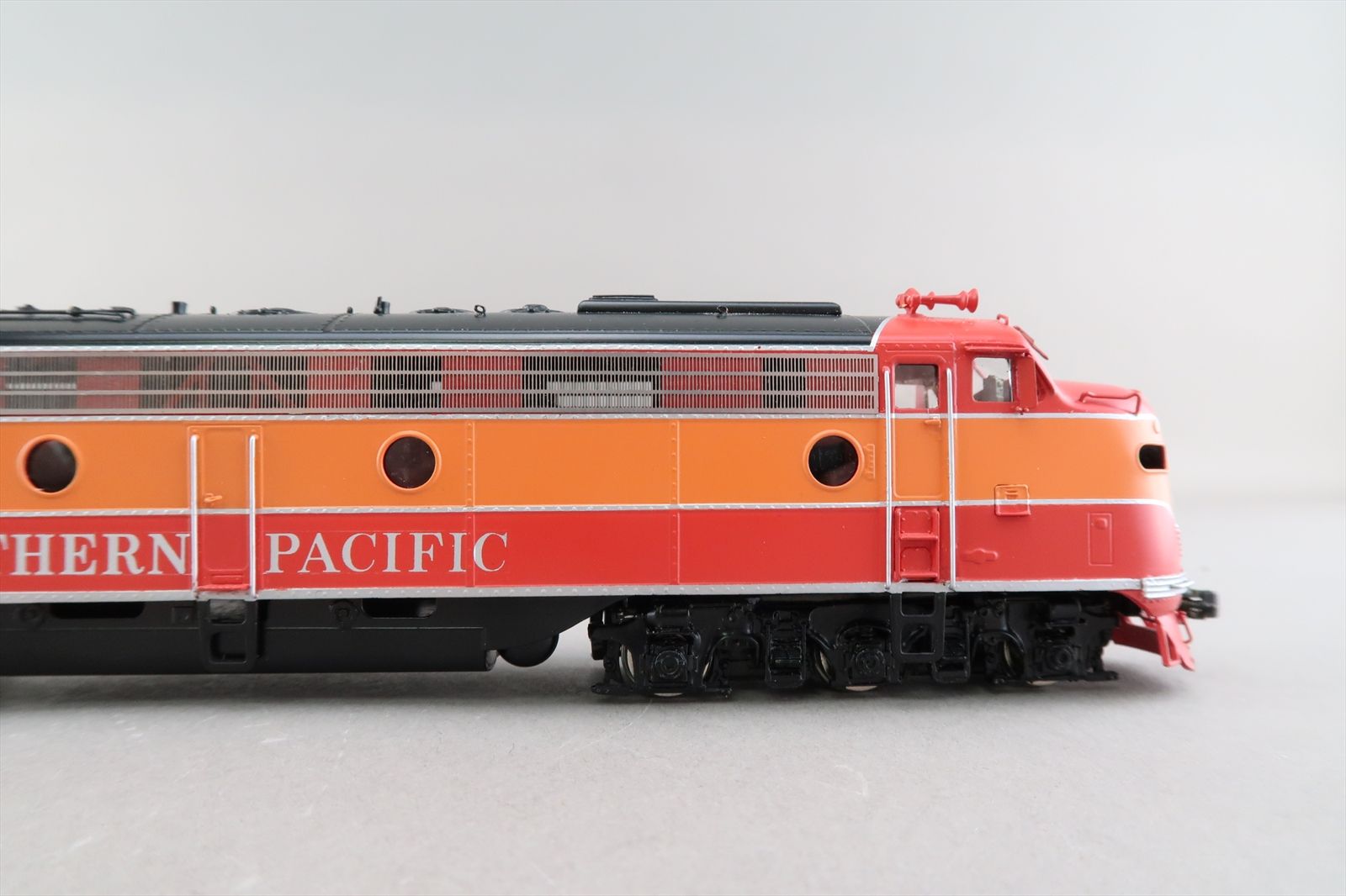 HO Brass Model - Oriental SP Southern Pacific E9 E9A 2400HP Daylight ...