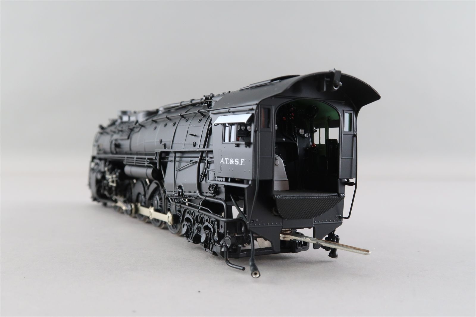 HO Brass Model - HM Hallmark Super Crown 069A AT&SF Santa Fe 2-10-4 ...