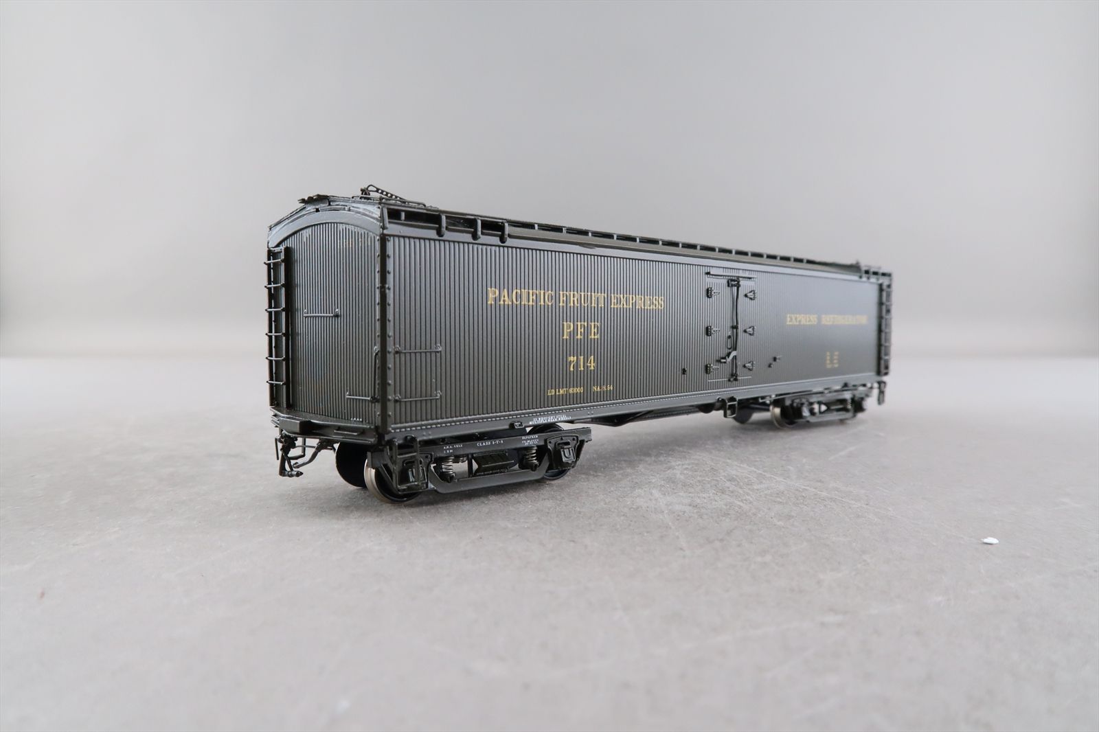 HO Brass Model - CIL 2530.1 PFE Pacific Fruit Express Reefer ...