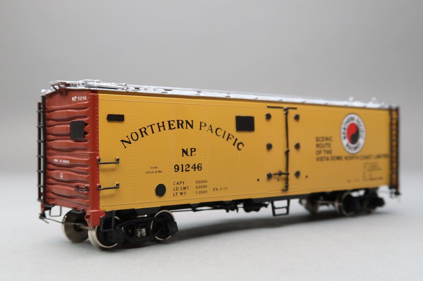 HO Brass Model - CIL 2139.2 NP Northern Pacific Reefer 'Scenic Route ...