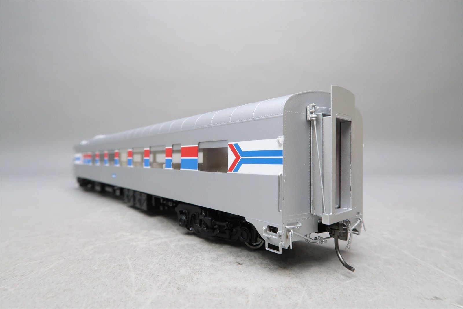HO Brass Model - UTI 1018-1 Amtrak 48 Seat Chair Car #4846 - F/P - 2009 ...