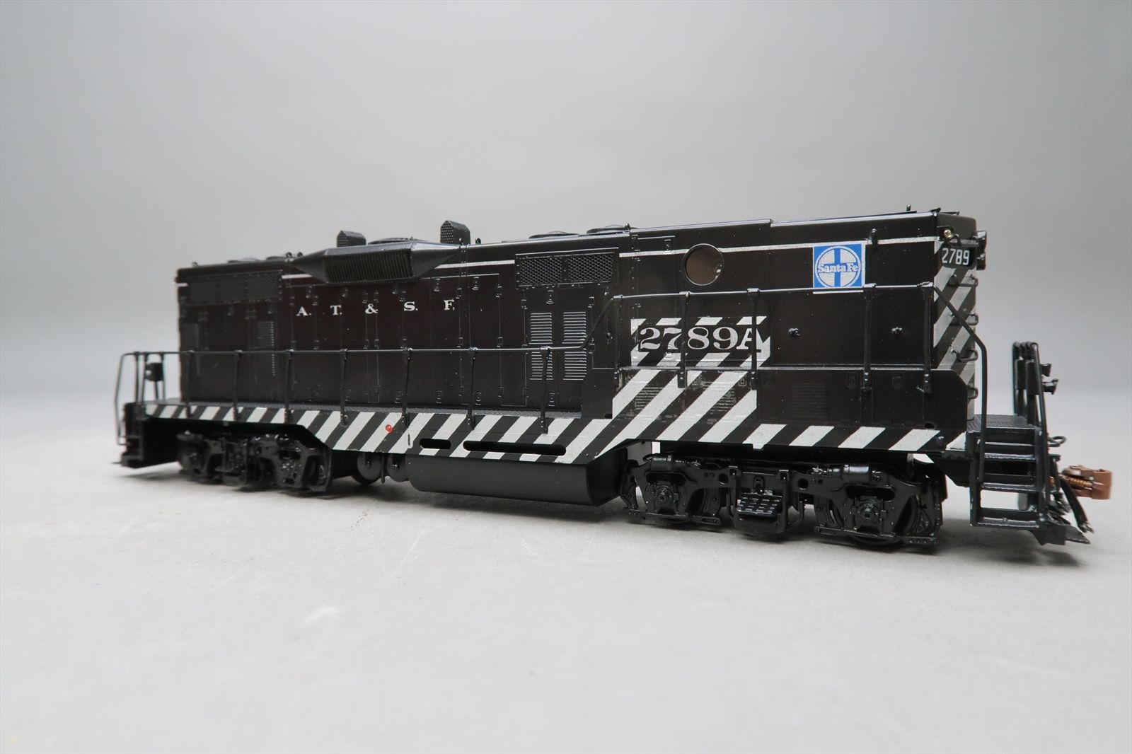 HO Brass Model - OMI 5622 AT&SF Santa Fe GP7 GP7B Phase II Zebra Stripe ...