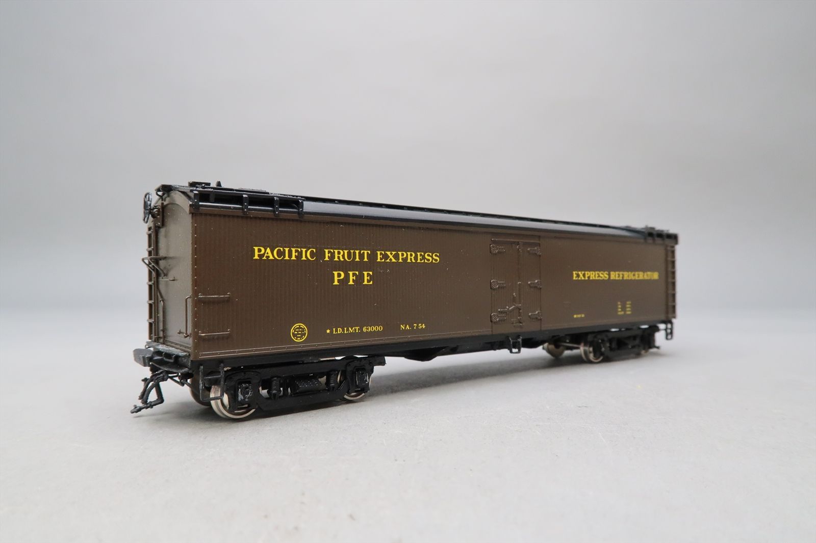 HO Brass Model - WPCC WP Car Corp. PFE Pacific Fruit Express Reefer ...