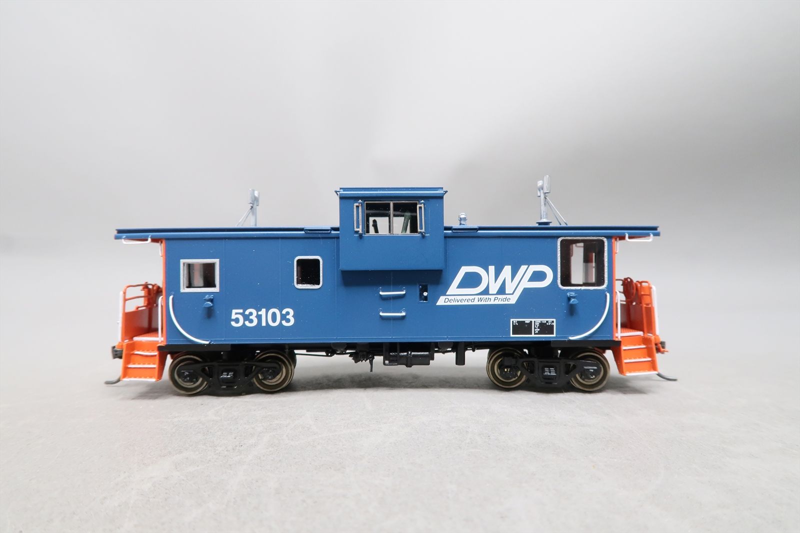 HO Brass Model - OMI 4233.1 DW&P Duluth Winnipeg & Pacific W-V Caboose ...