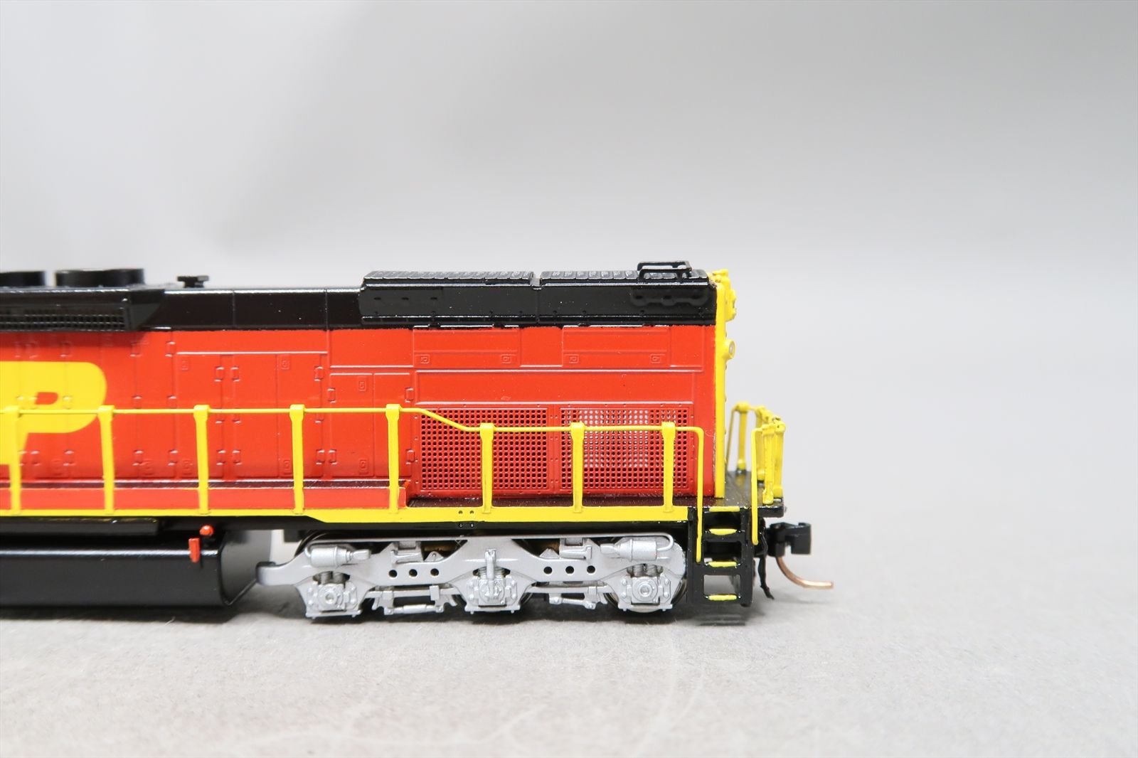N Brass Model - OMI 2917.1 SP Southern Pacific SD40T-2 Kodachrome #8377 ...