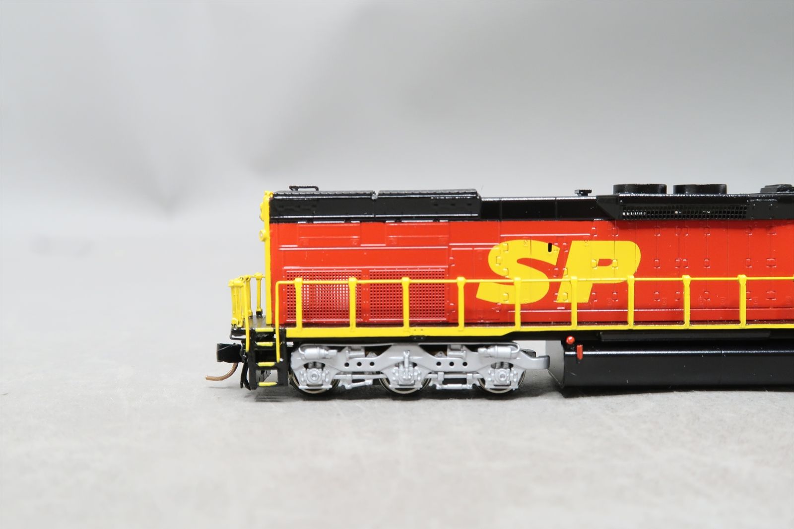 N Brass Model - OMI 2917.1 SP Southern Pacific SD40T-2 Kodachrome #8377 ...