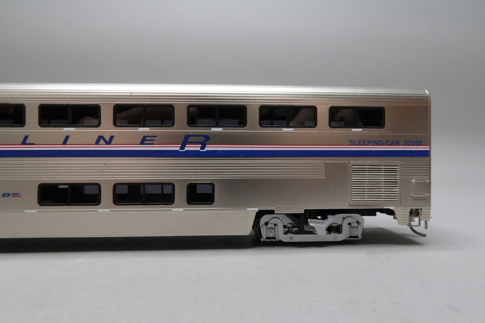 HO Brass Model - OMI 3334.1 Amtrak Superliner II Deluxe Sleeper Palm ...