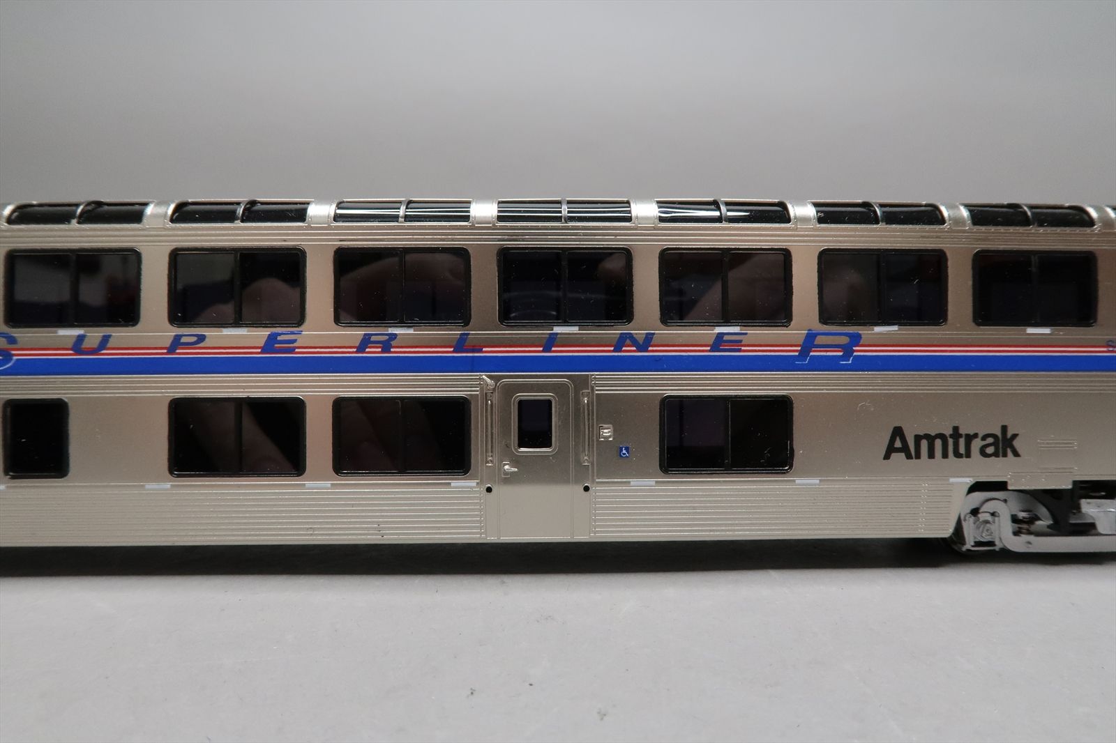HO Brass Model - OMI 3331.1 Amtrak Superliner II Sightseer Lounge ...