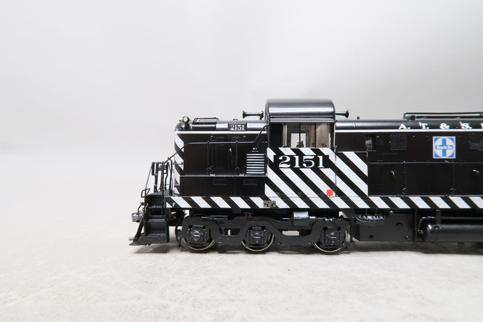 HO Brass Model - DP 8804 AT&SF Santa Fe RSD-5 Black / Silver Zebra ...