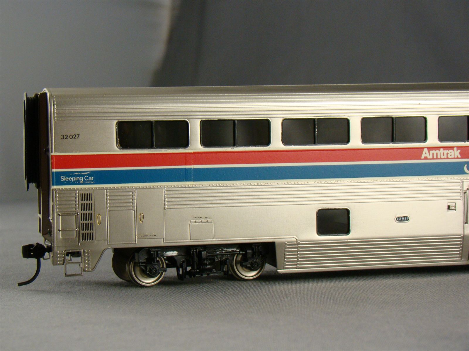 HO PFM Amtrak Superliner Sleeping Car #32027
