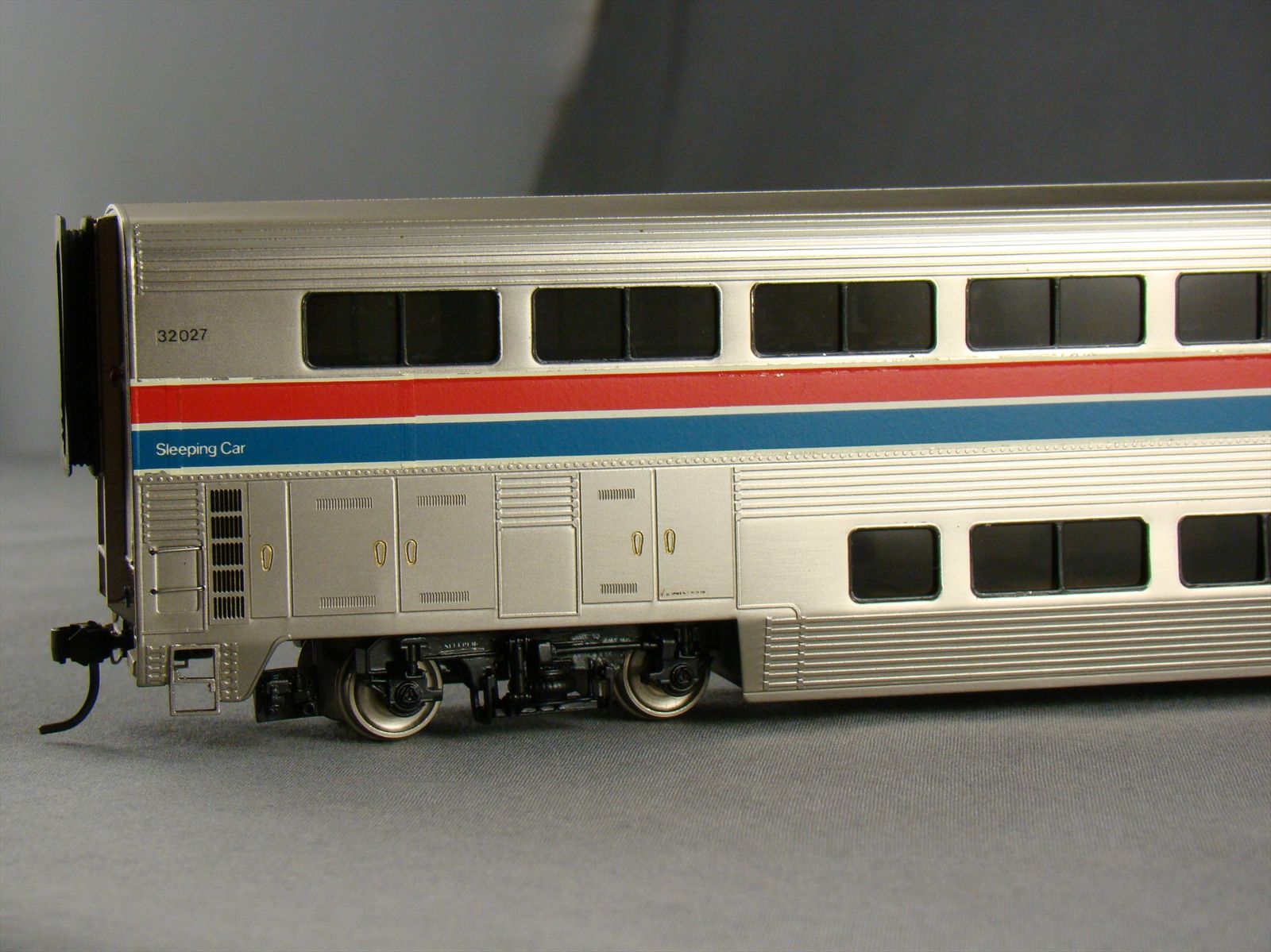 HO PFM Amtrak Superliner Sleeping Car #32027