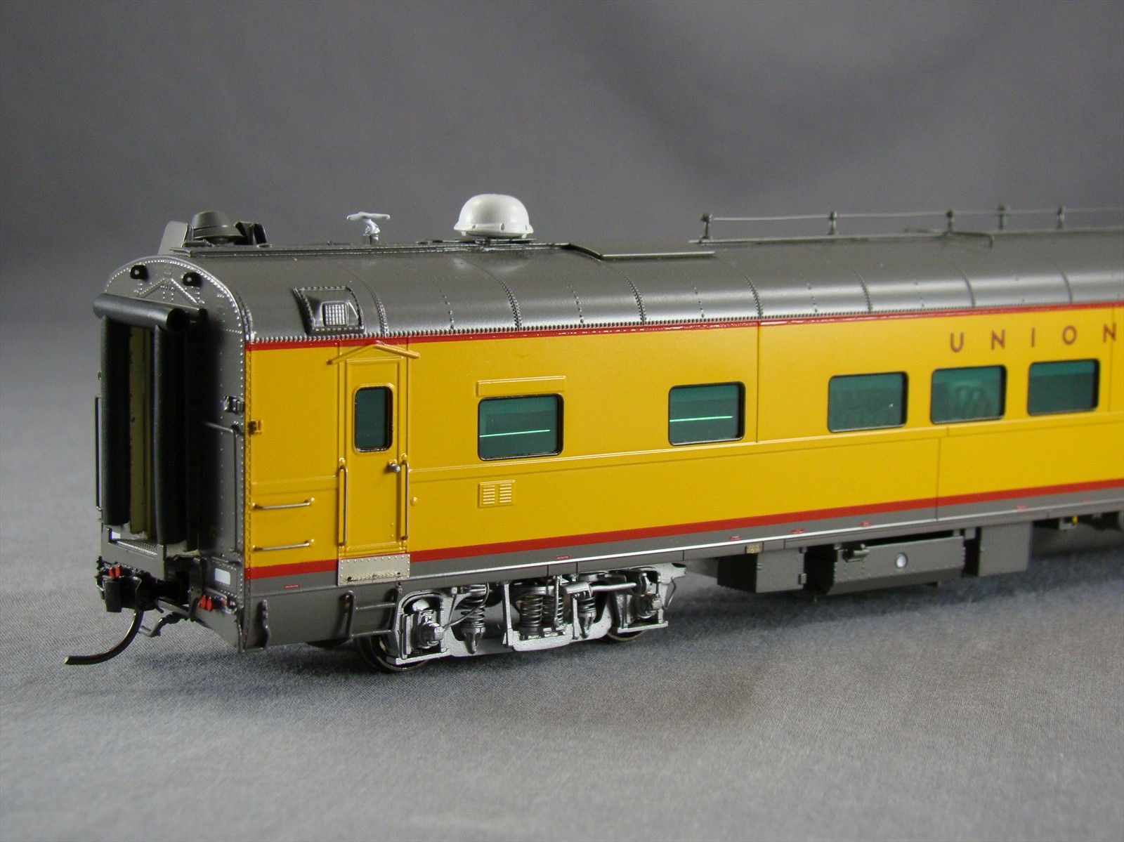HO OMI 3404.1 UP Union Pacific Business Car - St. Louis #102 - Lights ...