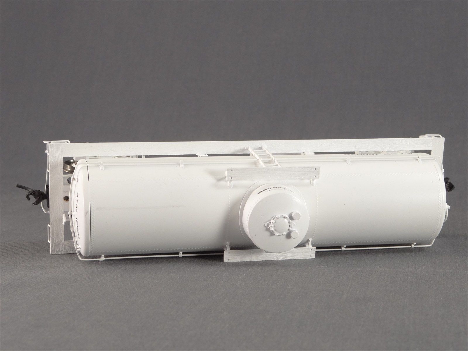HO Division Point, AT&SF Tank Car #100825 TK-L