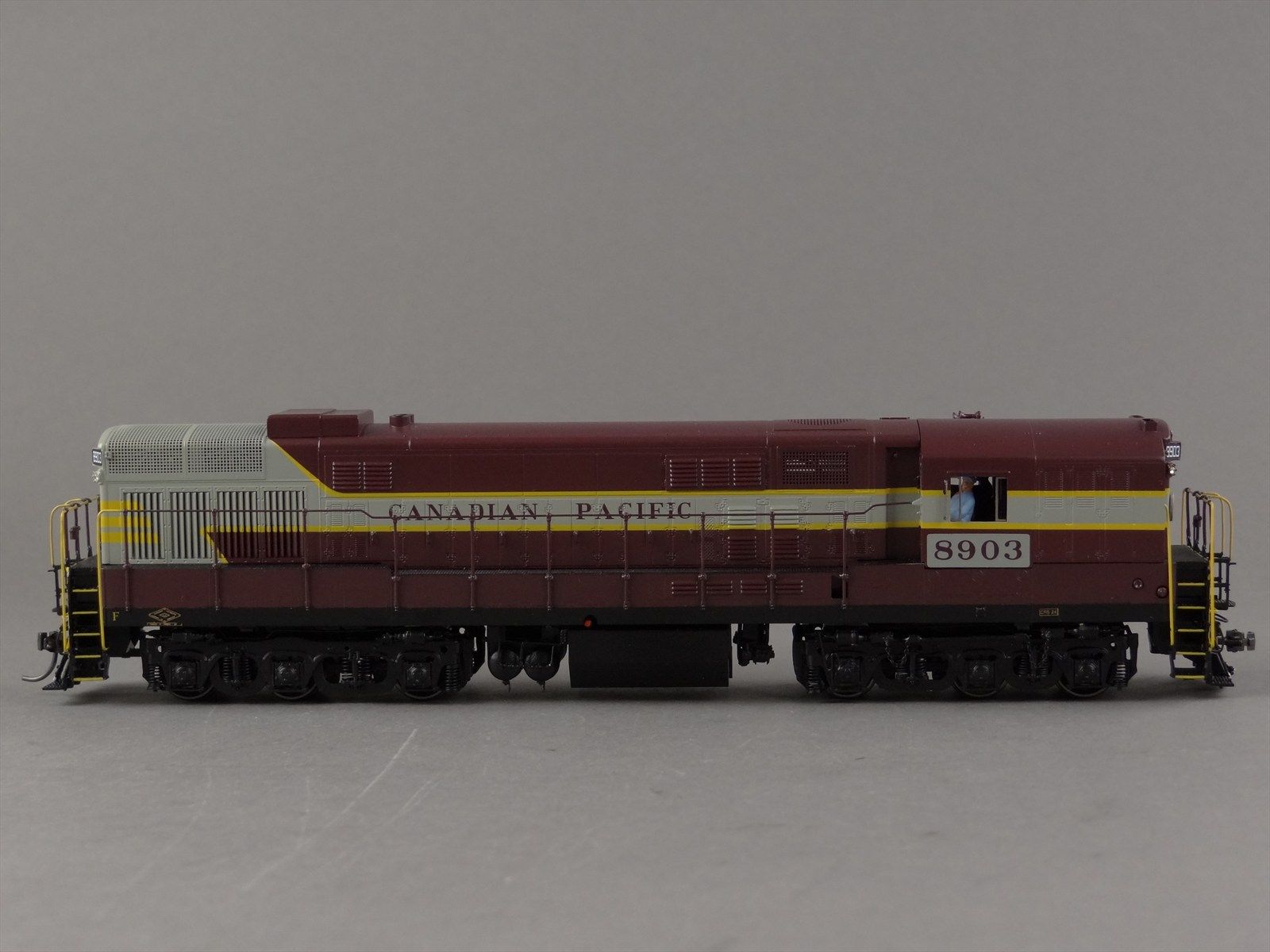 HO Division Point CP CPR Canadian Pacific FM H-24-66 Trainmaster #8903 ...