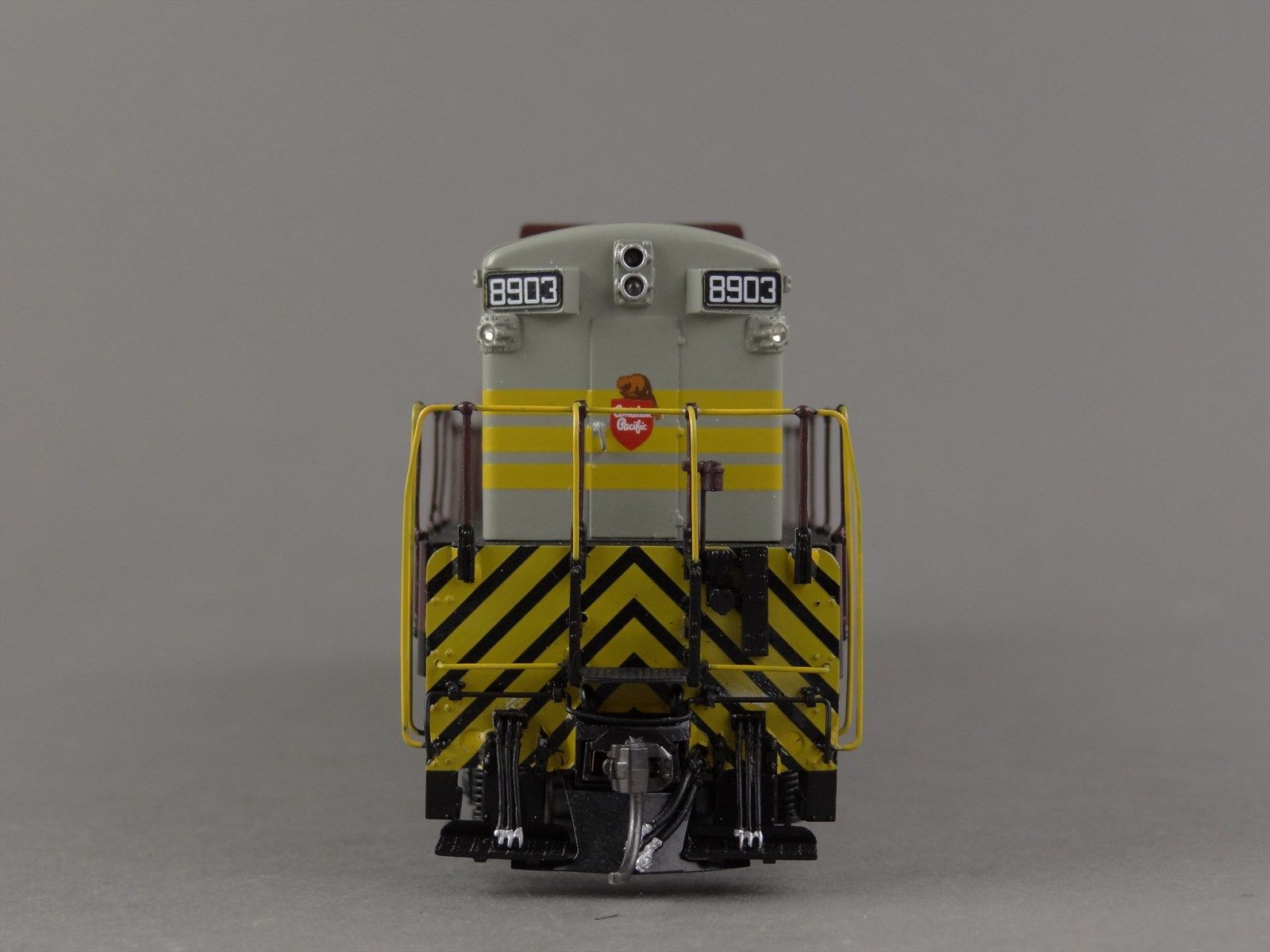 HO Division Point CP CPR Canadian Pacific FM H-24-66 Trainmaster #8903 ...