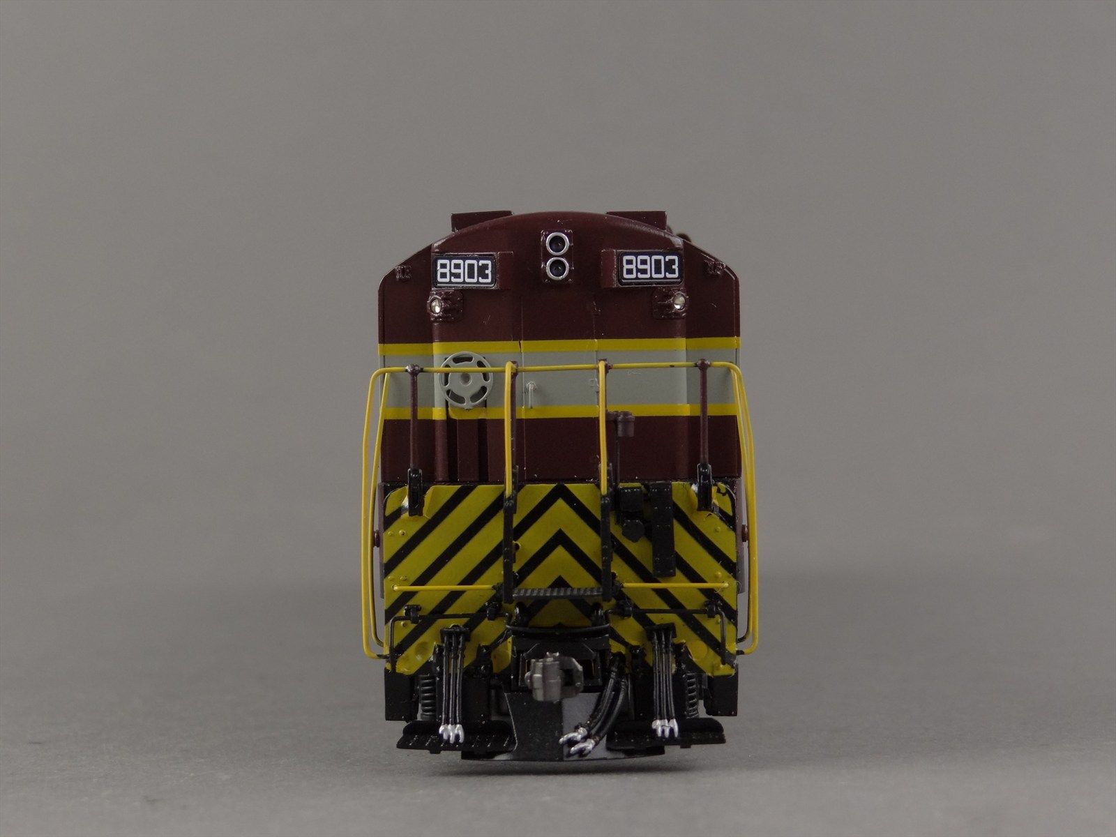 HO Division Point CP CPR Canadian Pacific FM H-24-66 Trainmaster #8903 ...
