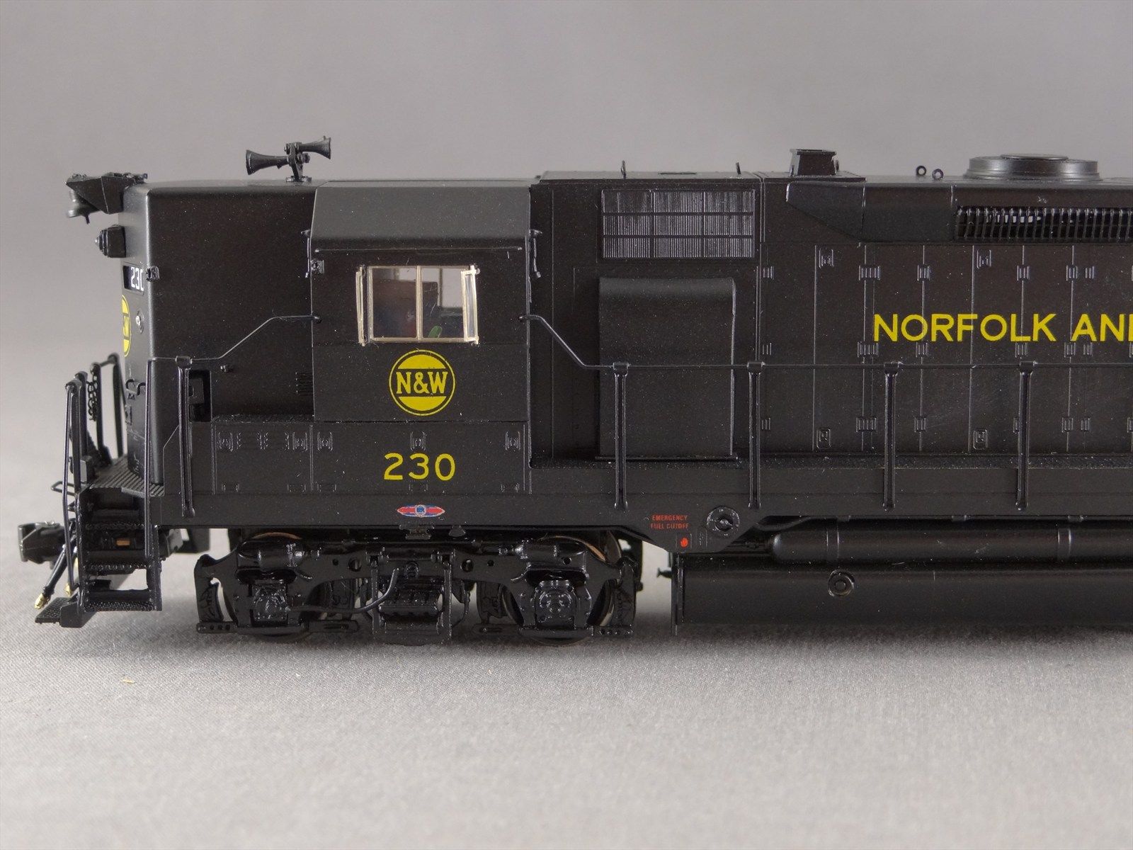 HO OMI #5063 Overland N&W Norfolk & Western GP-35 #230 - CUSTOM