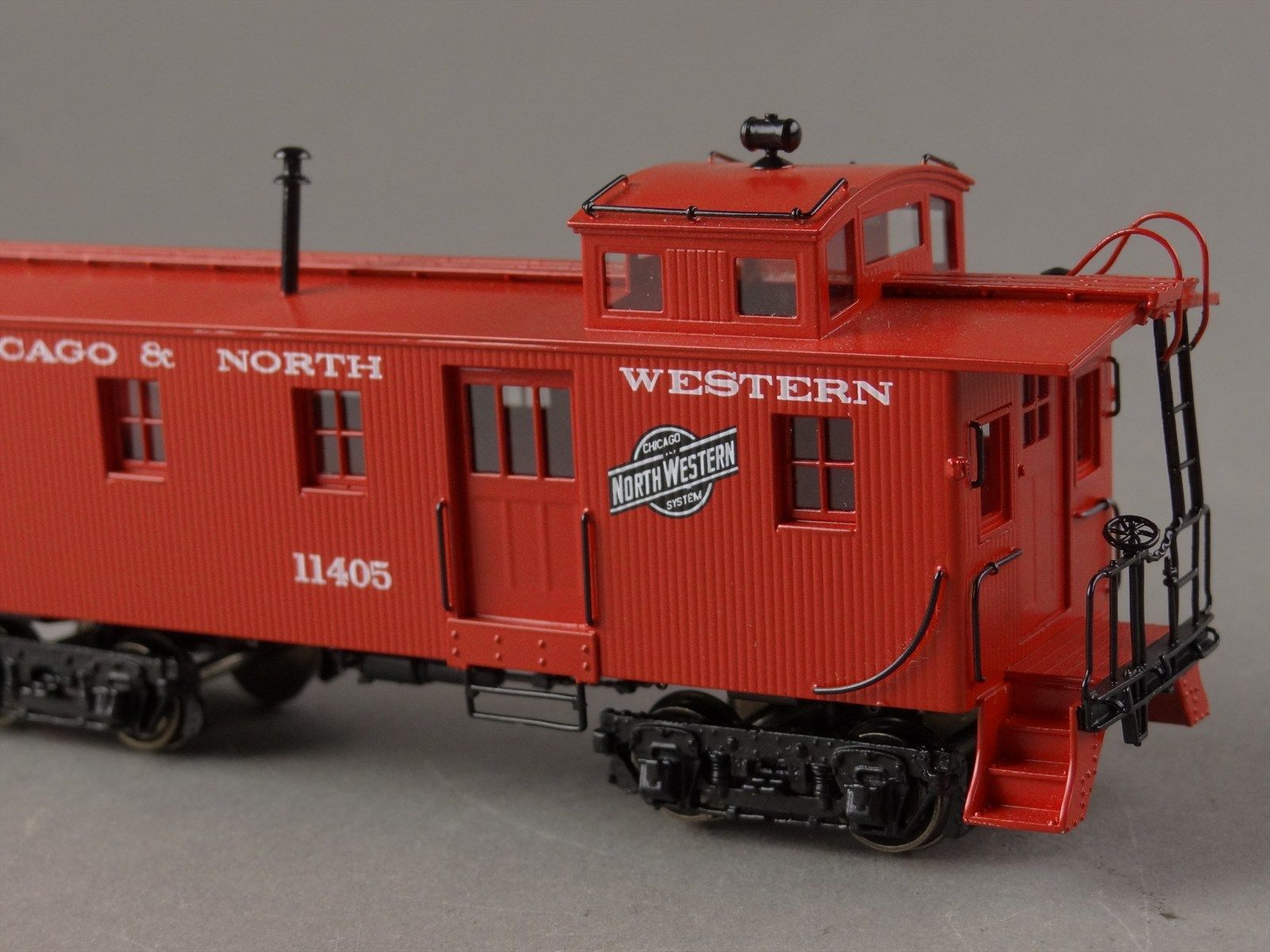 HO Division Point C&NW Side Door Caboose #11405