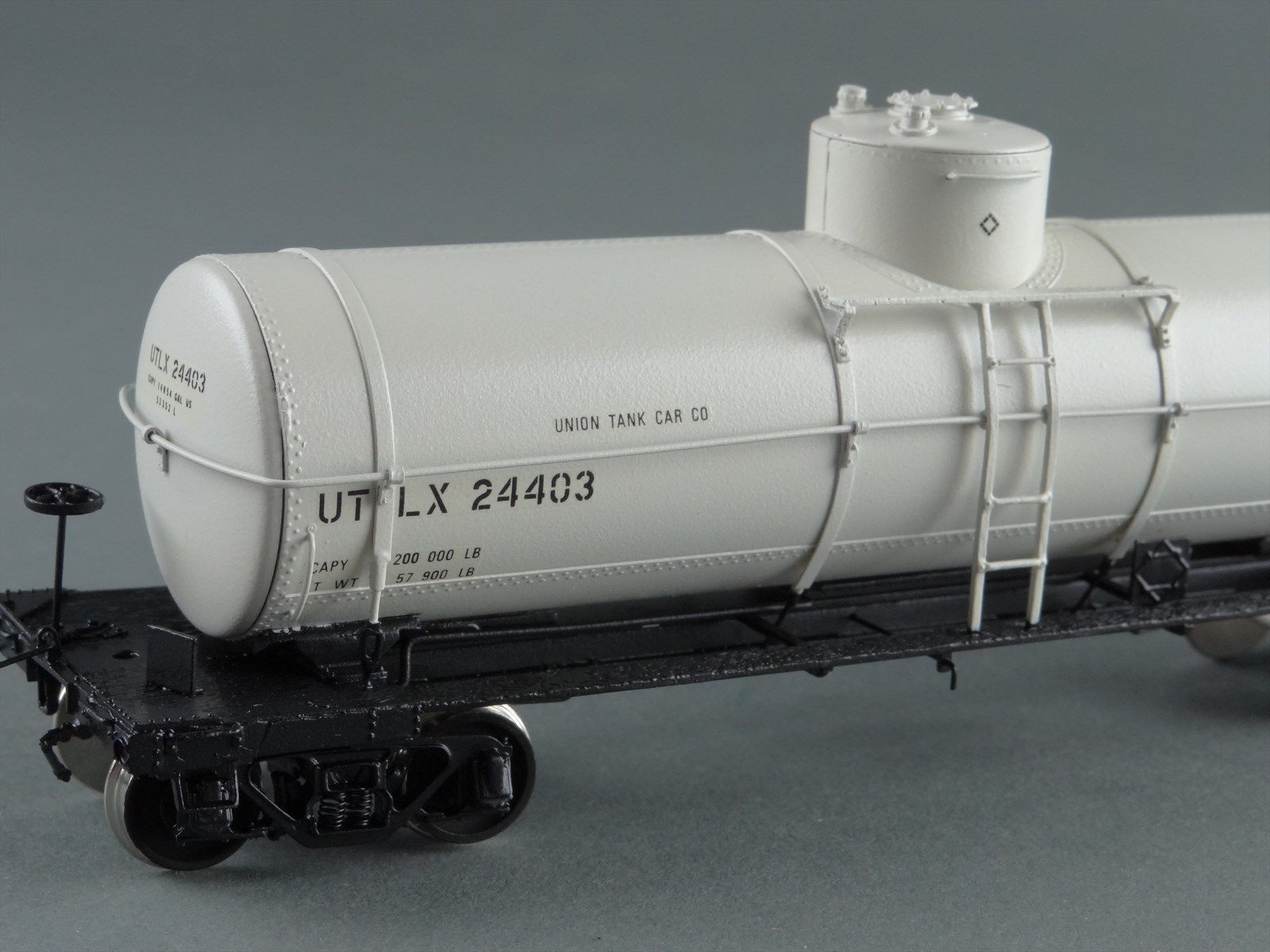 HO Brass Model Train - Overland UTLX 10000 Gal Single Dome Tank Car ...