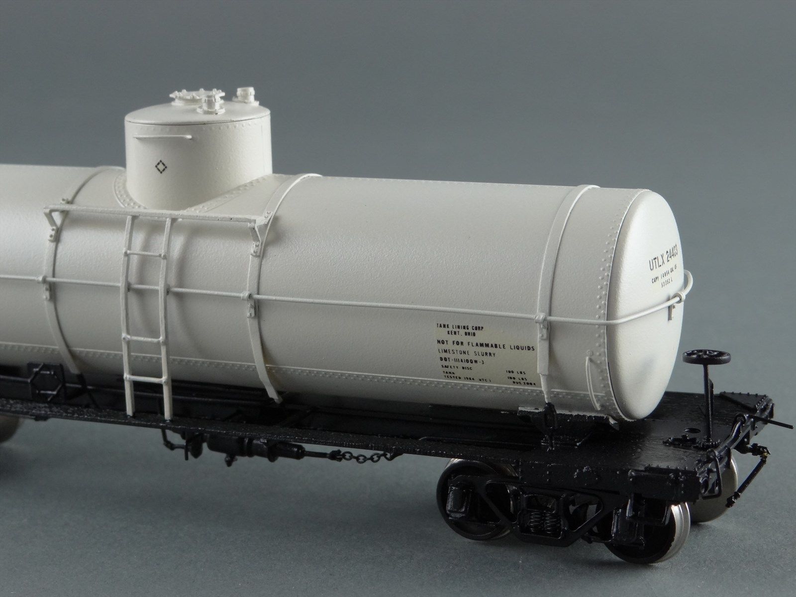 HO Brass Model Train - Overland UTLX 10000 Gal Single Dome Tank Car ...