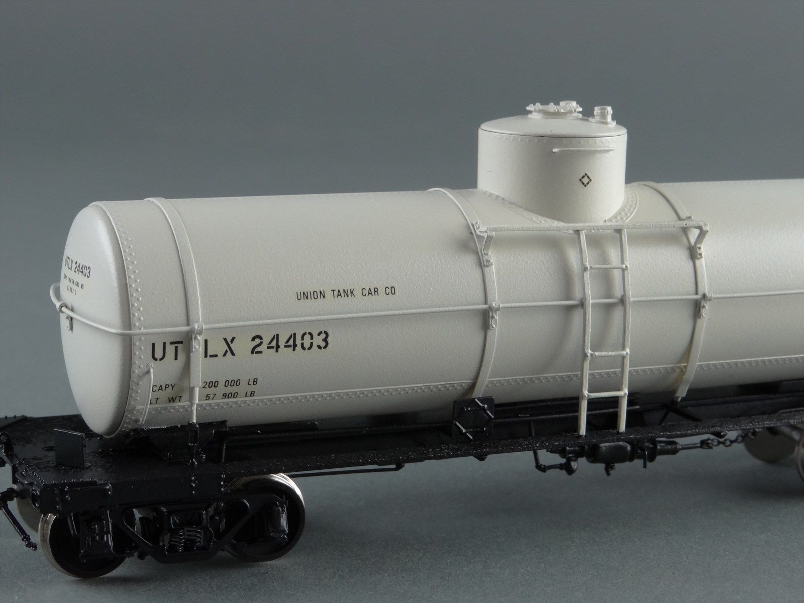 HO Brass Model Train - Overland UTLX 10000 Gal Single Dome Tank Car ...