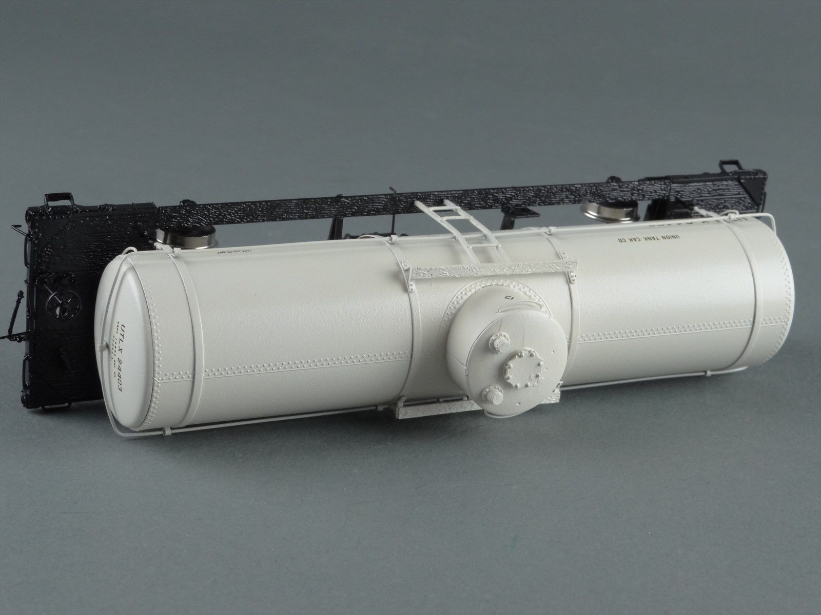 HO Brass Model Train - Overland UTLX 10000 Gal Single Dome Tank Car ...