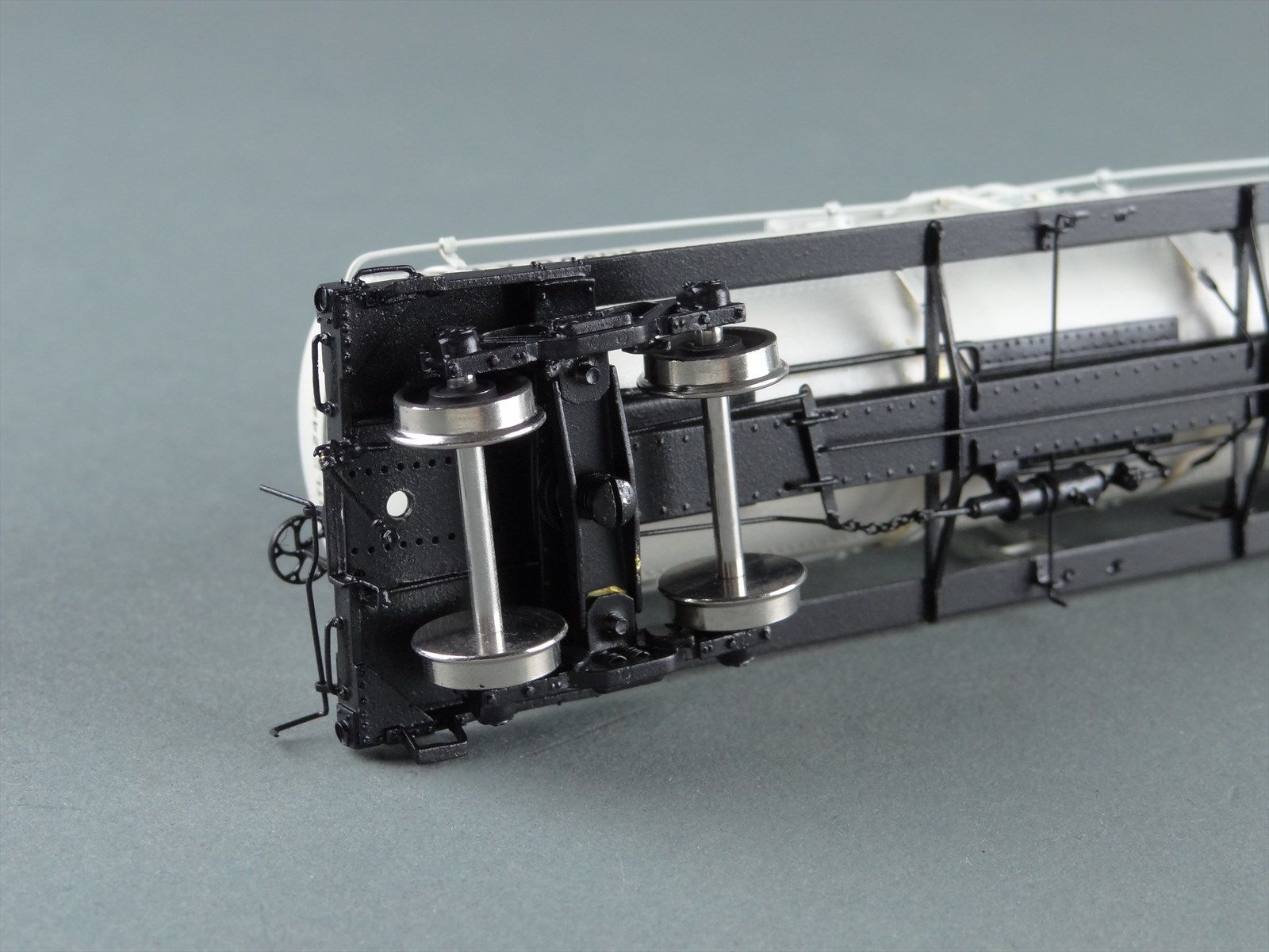 HO Brass Model Train - Overland UTLX 10000 Gal Single Dome Tank Car ...