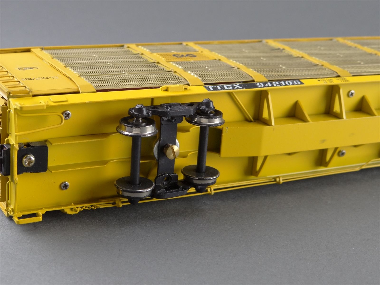HO Brass Model Train - OMI 3078.1 C&O Portec Bi-Level Auto Rack ...