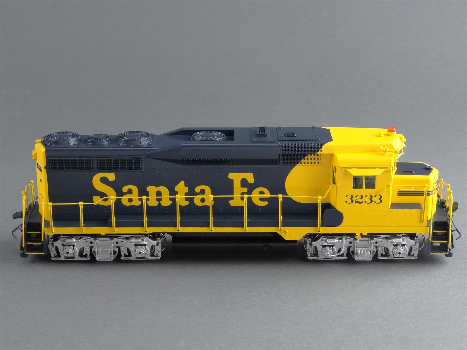 HO Brass Model Train - CIL 2151.1 ATSF Santa Fe GP-30 Phase 1 #3233 w ...