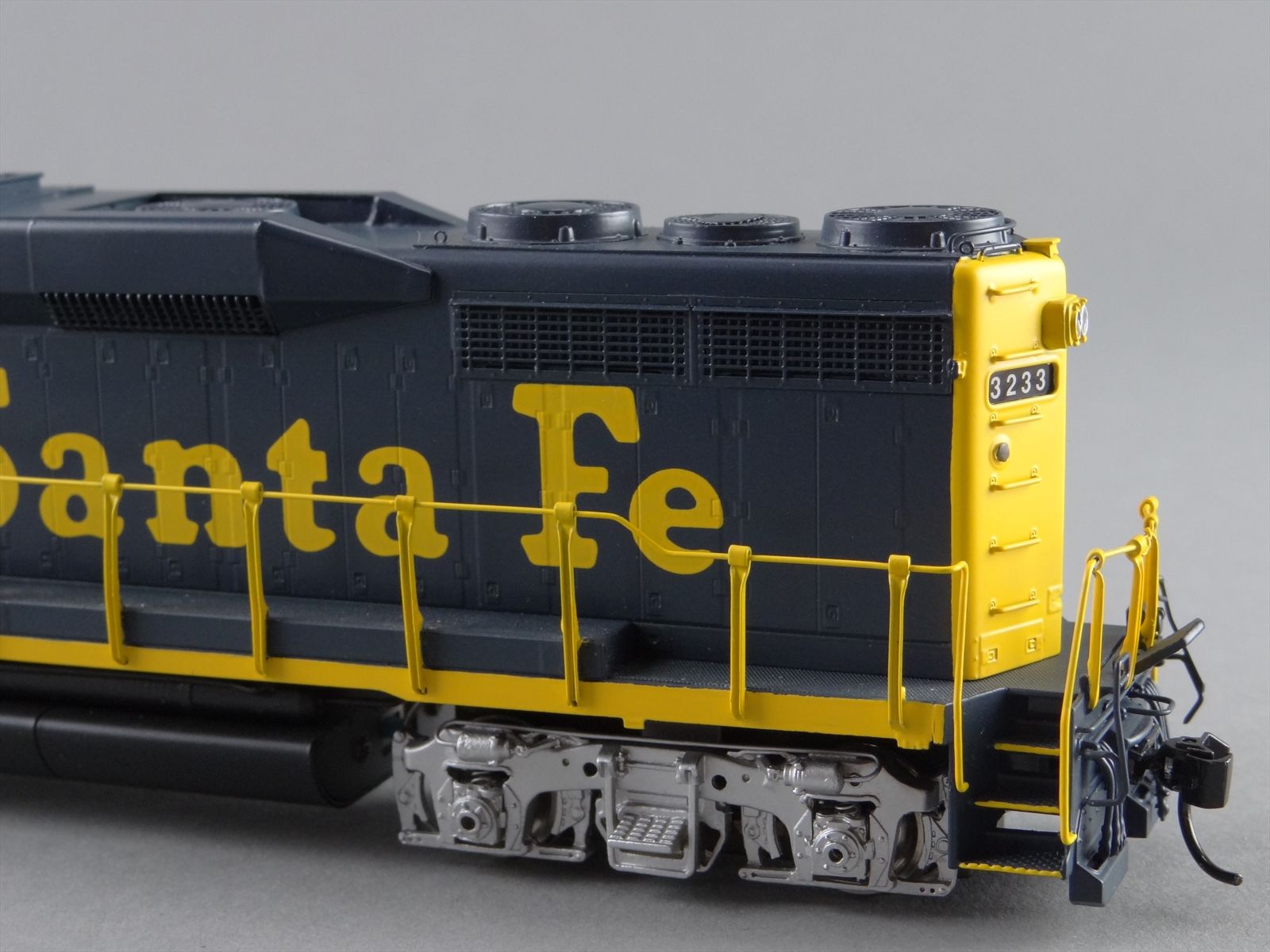 HO Brass Model Train - CIL 2151.1 ATSF Santa Fe GP-30 Phase 1 #3233