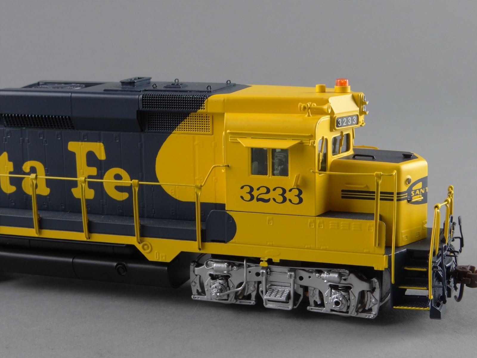 HO Brass Model Train - CIL 2151.1 ATSF Santa Fe GP-30 Phase 1 #3233