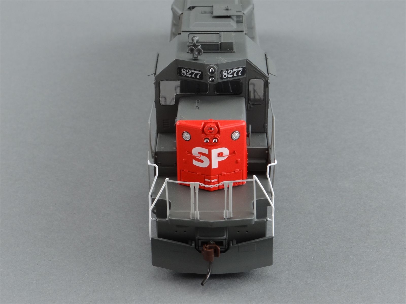 thumbnail image 2 of Cannon & Company HO Scale #2030 Safety Tread & Step Kit For Athearn SD40T-2 81 Hood (Brass) 2 of 5