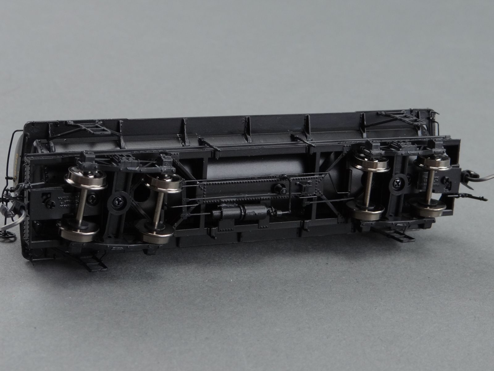 HOn3 Scale Blackstone PN B340608 UTLX #12822 Narrow Frame Tank Car
