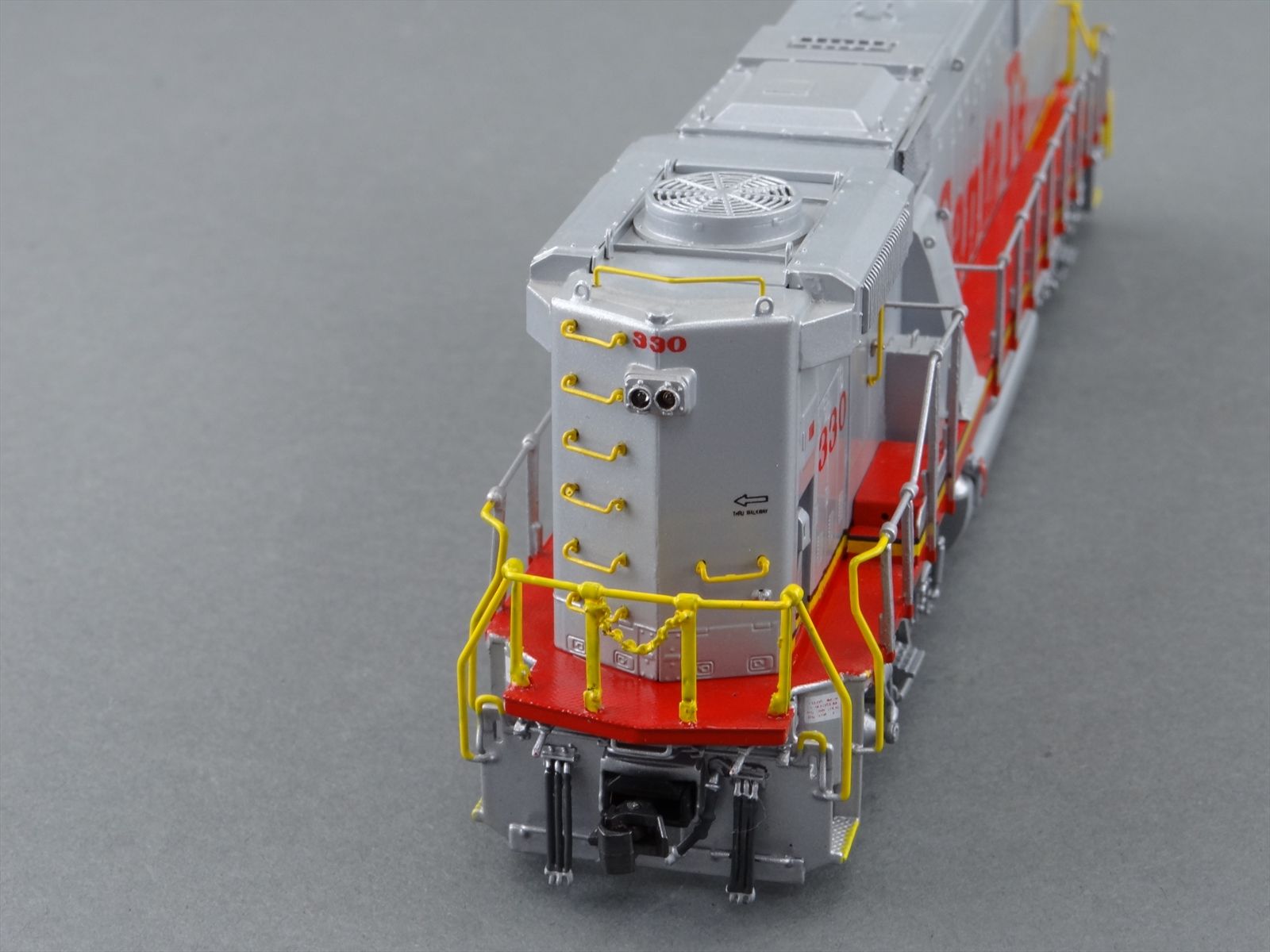 HO Brass Model Train - OMI 5401.1 ATSF Santa Fe GP60B Diesel #330 ...